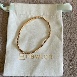 e Newton bracelet